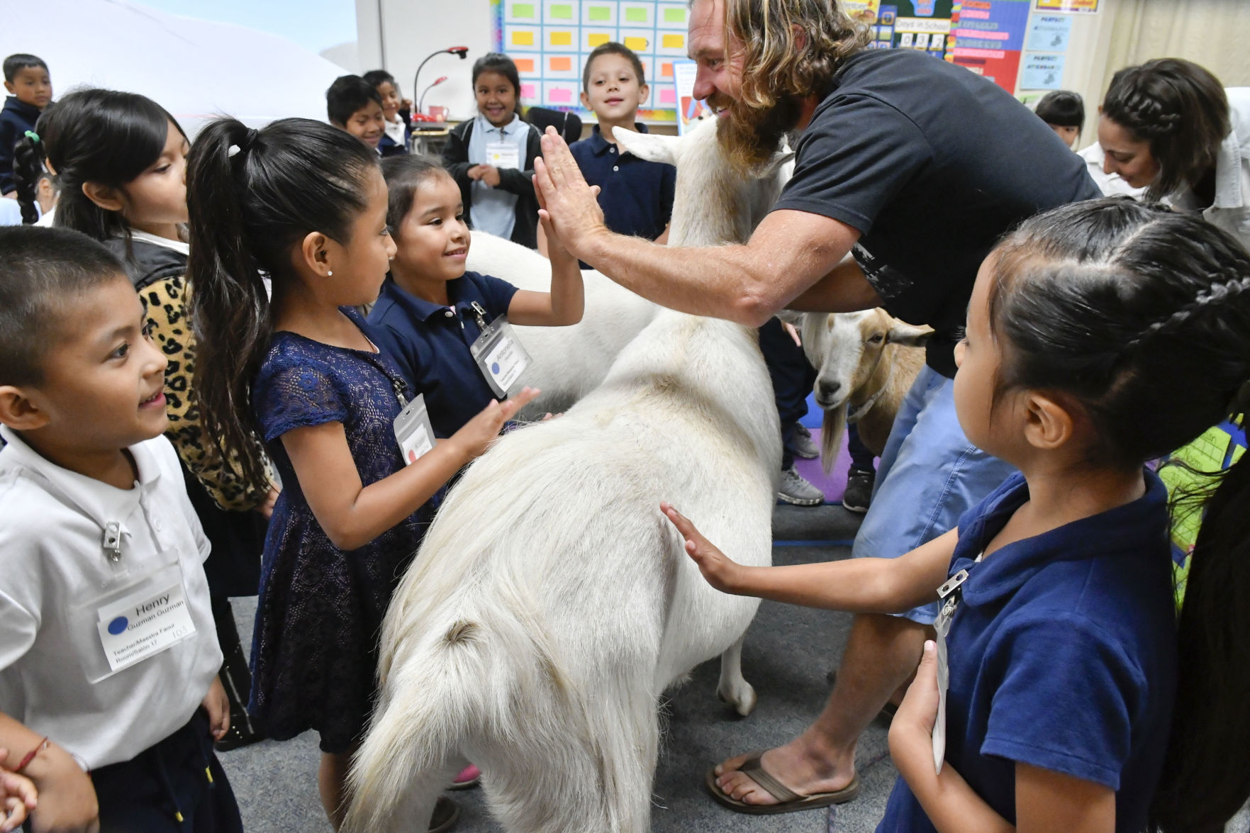 092618 Pismo goats at Fairlawn 12.jpg
